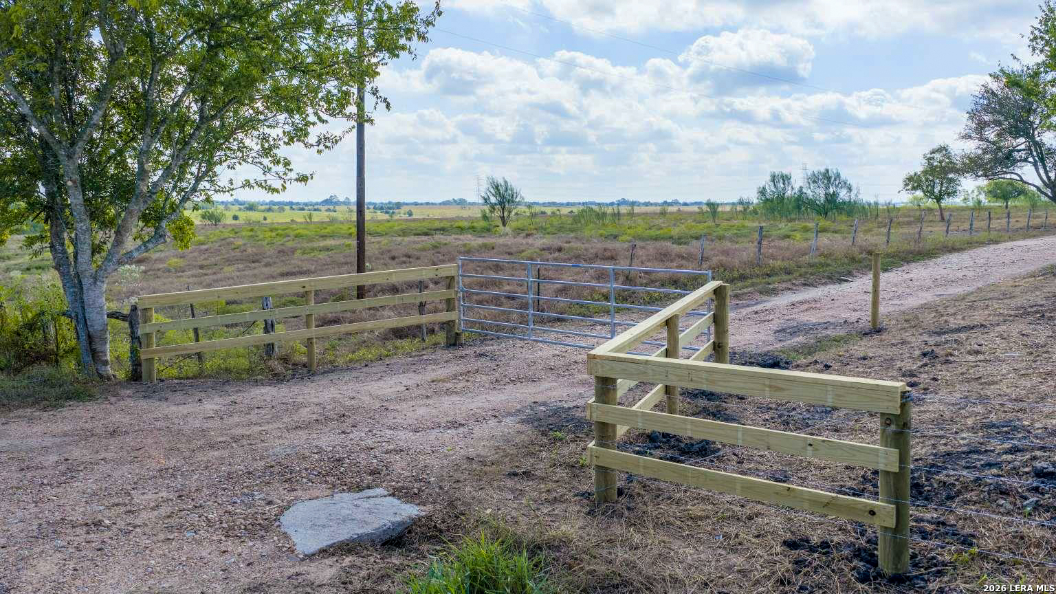 624 Berger Road Schulenburg TX 78945