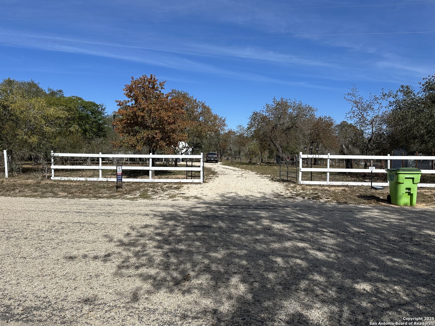235 E King Phillips Poteet TX 78065