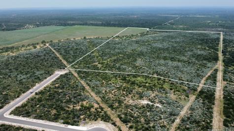 660 Legend Hills Uvalde TX 78801