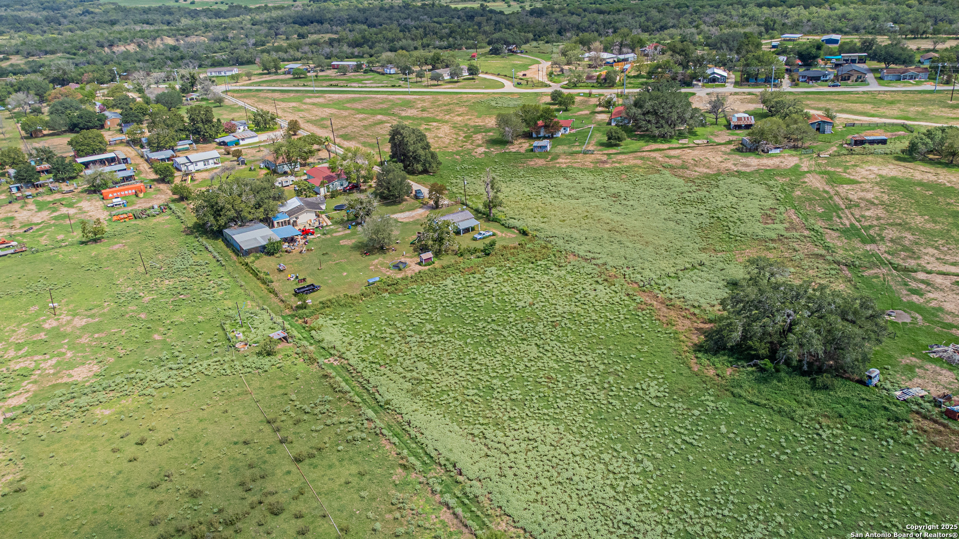 146 County Road 166 Floresville TX 78114