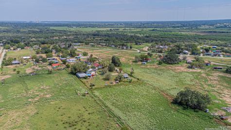 146 County Road 166 Floresville TX 78114