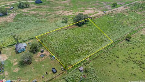146 County Road 166 Floresville TX 78114