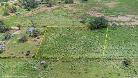 146 County Road 166 Floresville TX 78114