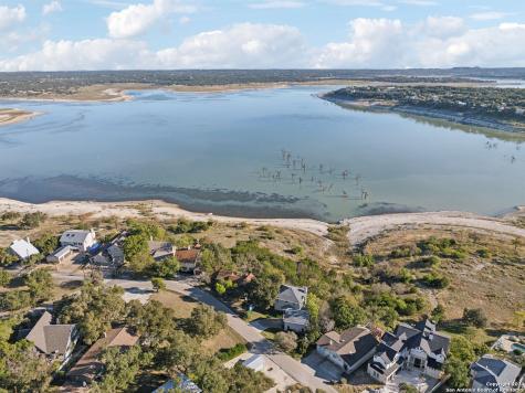 1831 W Lakeside Drive Canyon Lake TX 78133