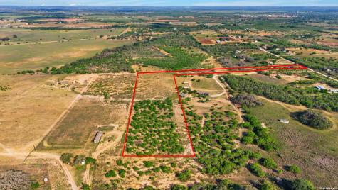 238 E Ditto Road Poteet TX 78065