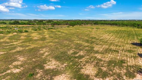238 E Ditto Road Poteet TX 78065