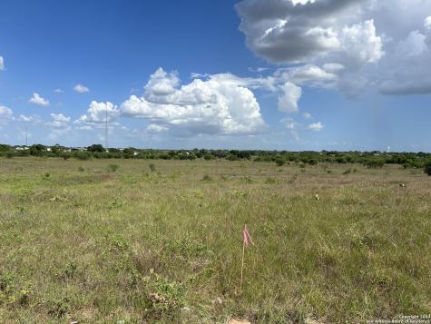 1098 Cr 329 Floresville TX 78114