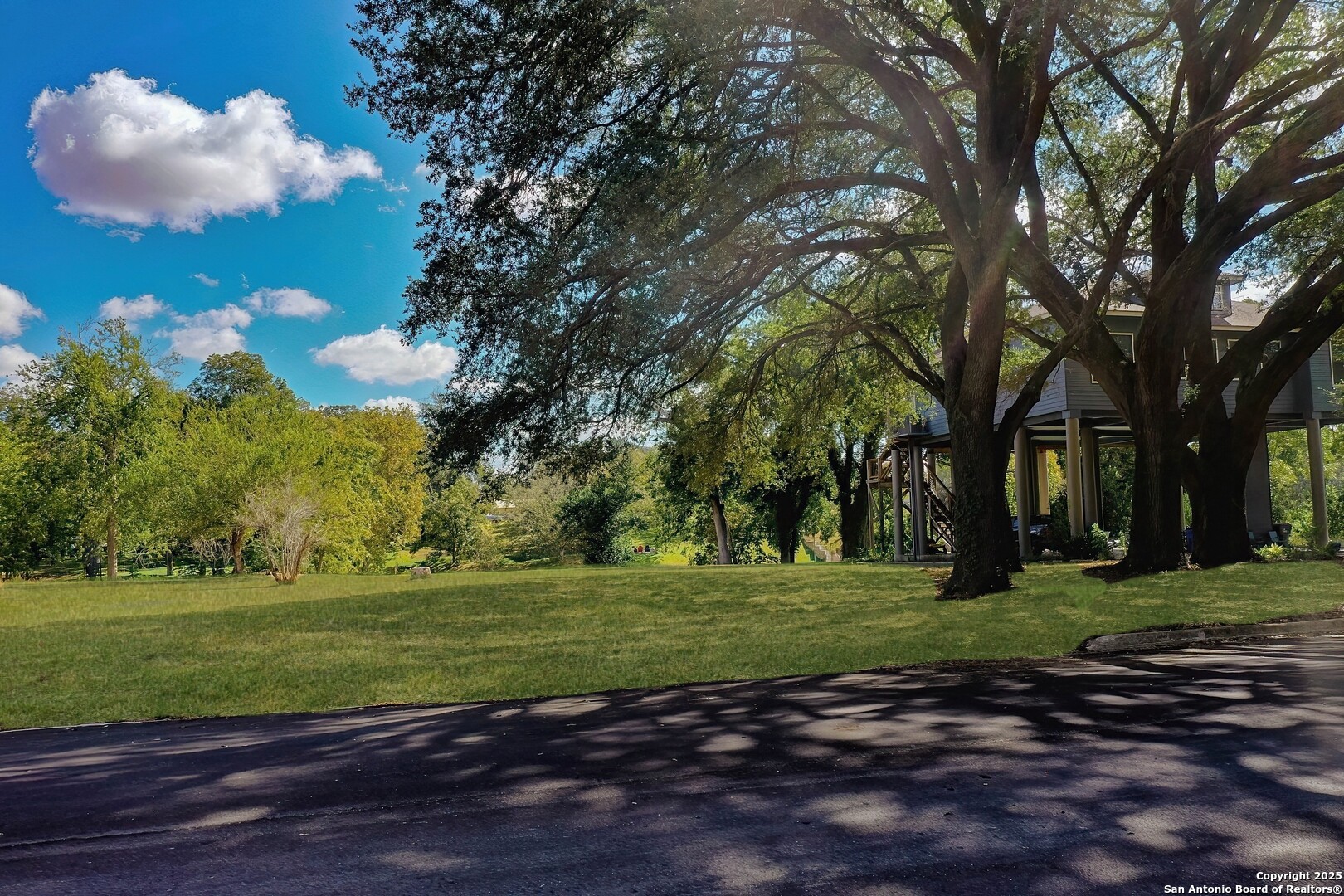 38 E Hampton Seguin TX 78155
