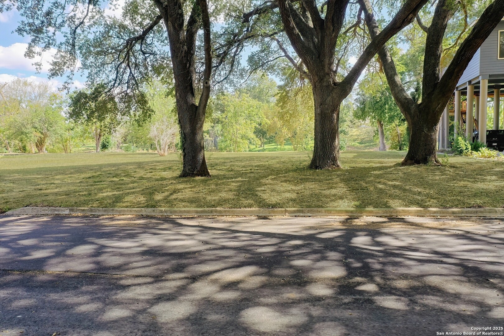 38 E Hampton Seguin TX 78155