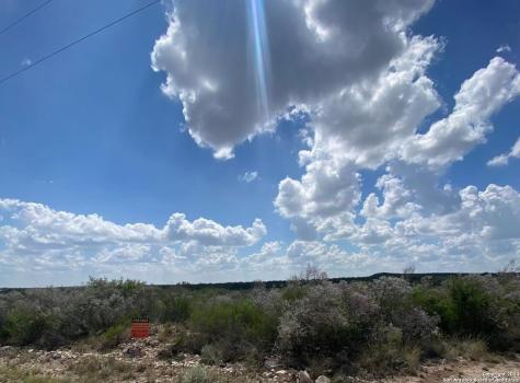 105 Legend Hills Road Uvalde TX 78801