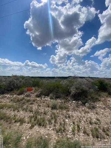 105 Legend Hills Road Uvalde TX 78801
