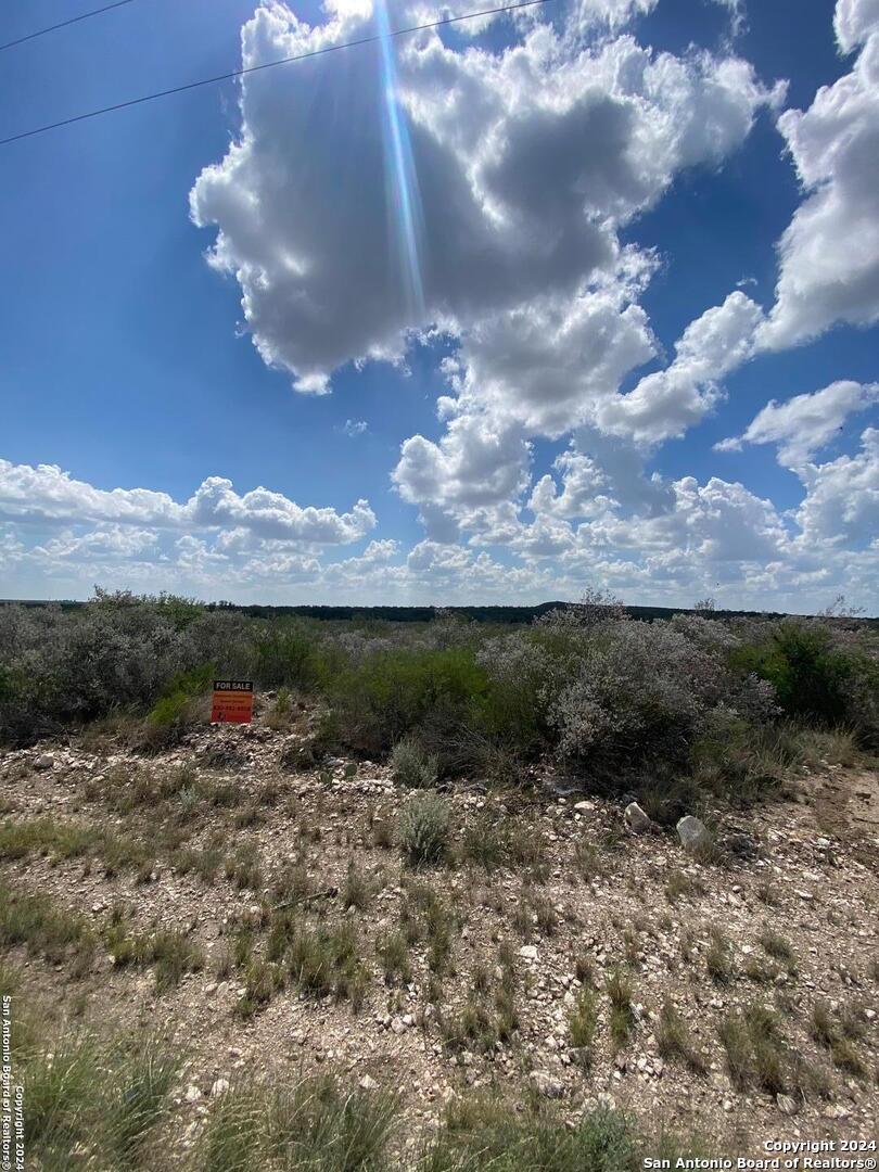 105 Legend Hills Road Uvalde TX 78801