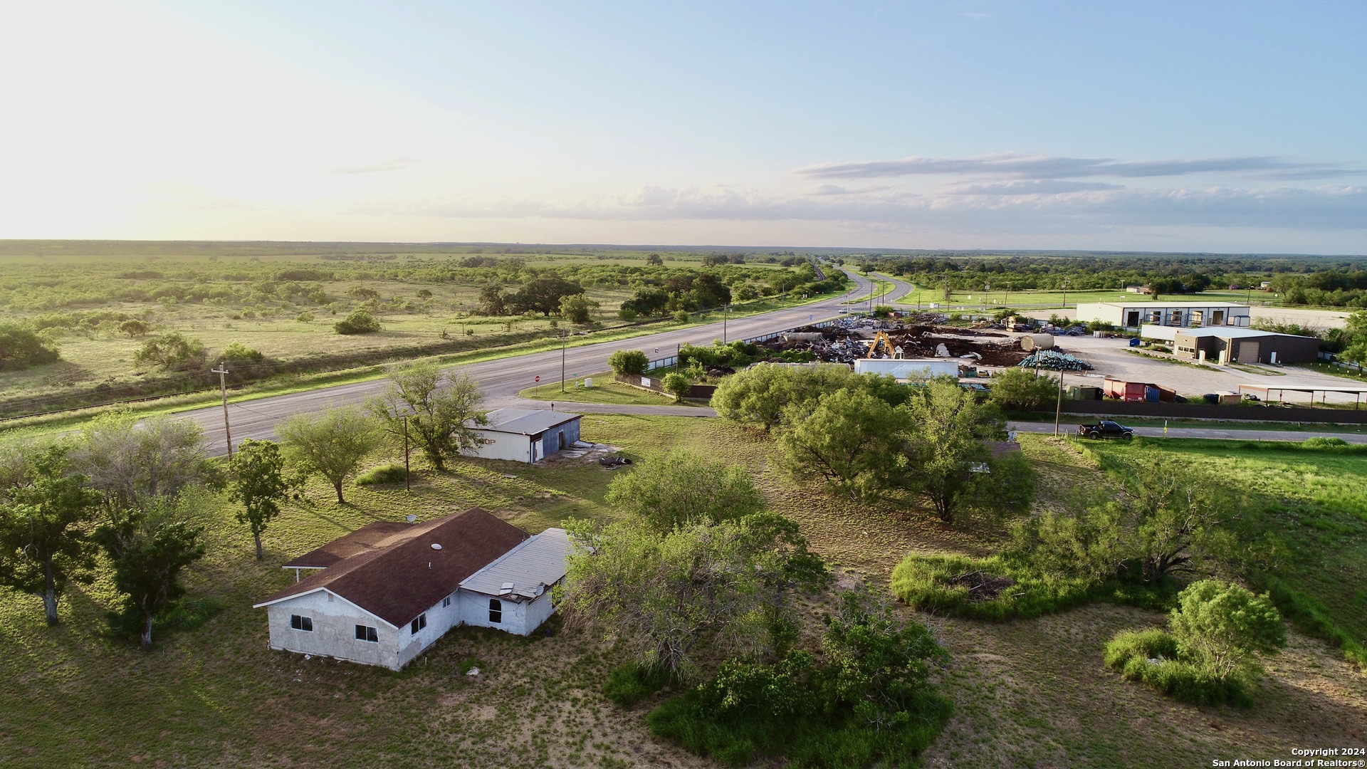 3768 Highway 281 Pleasanton TX 78064