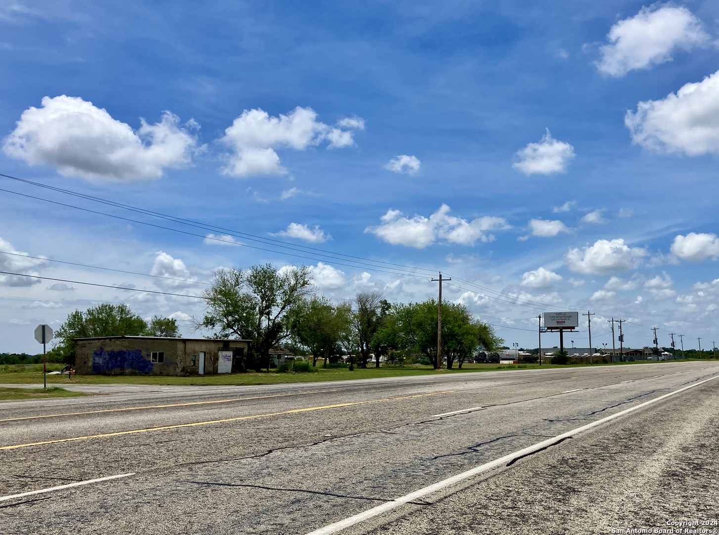 3768 Highway 281 Pleasanton TX 78064
