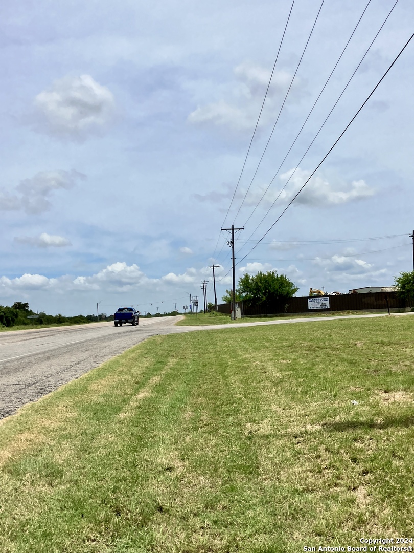 3768 Highway 281 Pleasanton TX 78064