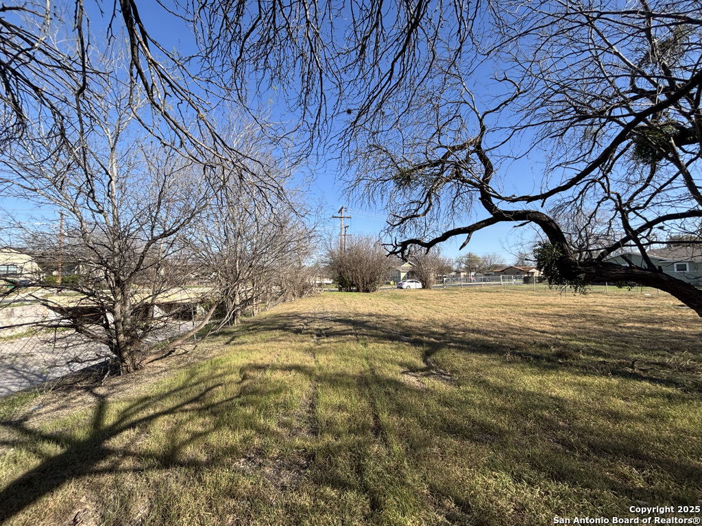 647 North San Ignacio Avenue San Antonio TX 78228