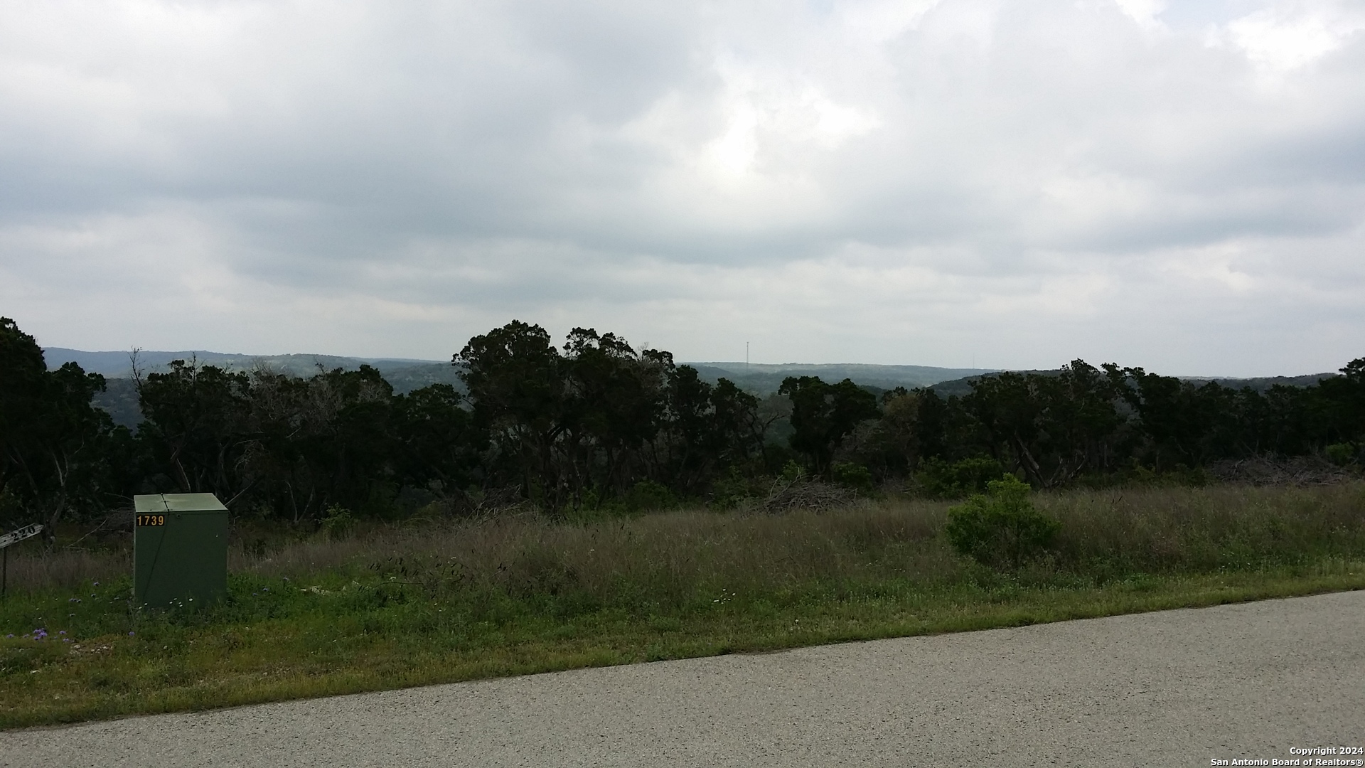 220 Private Road 1717 Mico TX 78056