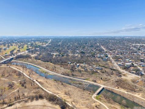 4526 Sierra San Antonio TX 78214