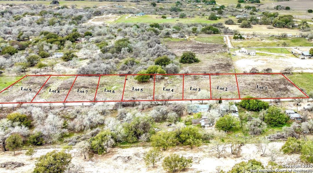 450 County Road 124 Floresville TX 78114
