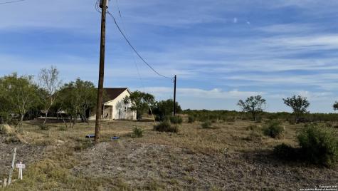 295 Lobo Hondo TX 78861