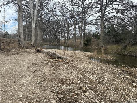 15902 N Highway 16 Medina TX 78055