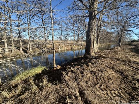 15902 N Highway 16 Medina TX 78055