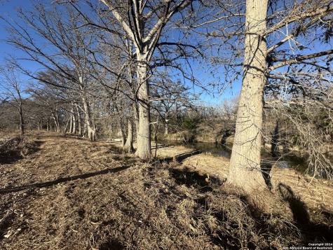 15902 N Highway 16 Medina TX 78055