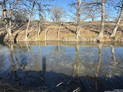 15902 N Highway 16 Medina TX 78055