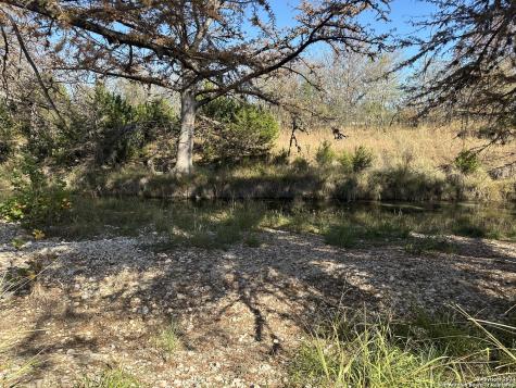 15902 N Highway 16 Medina TX 78055