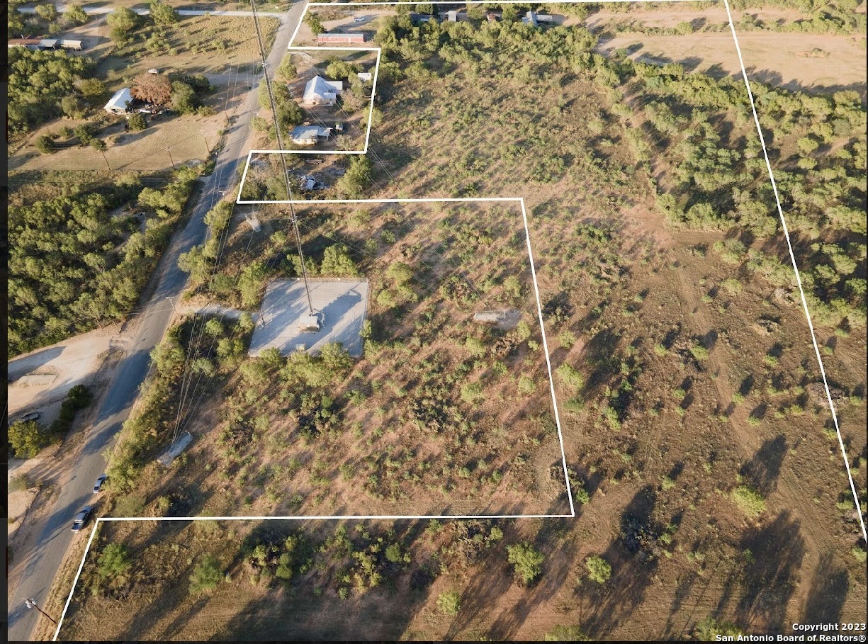 Tbd Lot 3 E Fm 140 Pearsall TX 78061