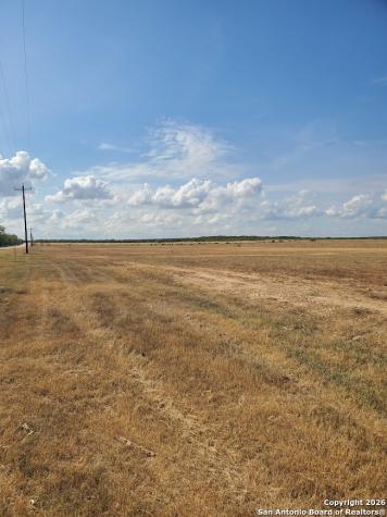 848-1196 County Road 1670 Moore TX 78057