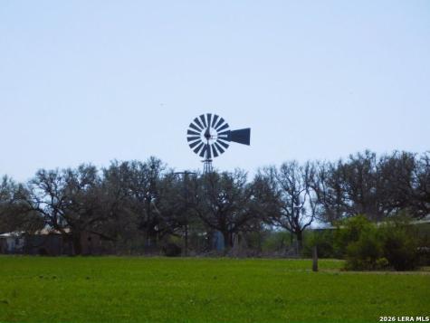 10566 Texas 127 Sabinal TX 78881