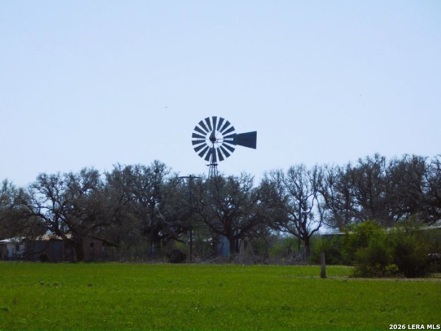 10566 Texas 127 Sabinal TX 78881