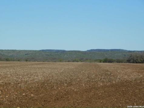 10566 Texas 127 Sabinal TX 78881
