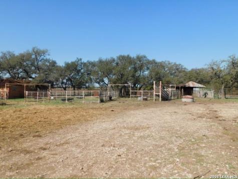 10566 Texas 127 Sabinal TX 78881