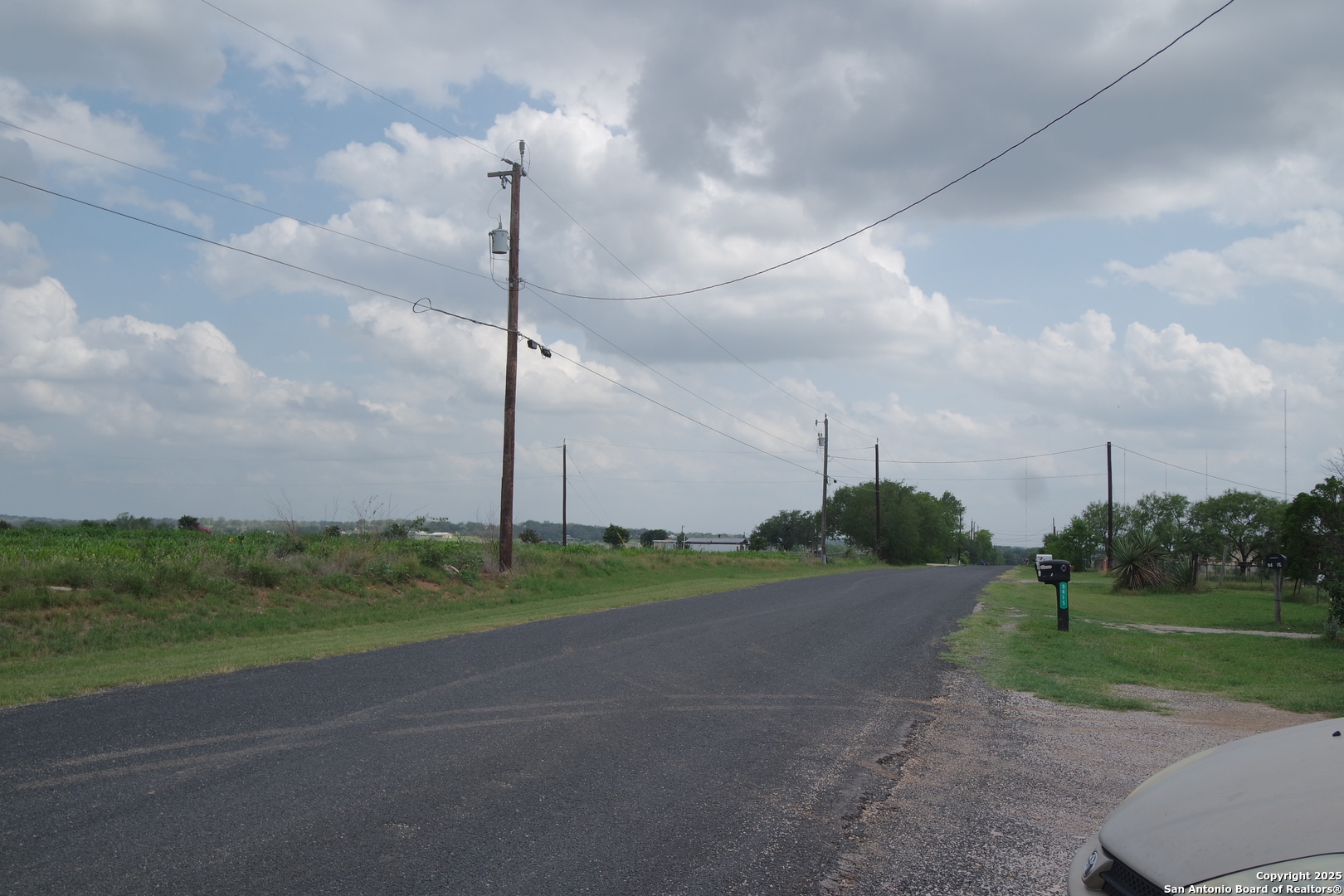 9459 Crow Adkins TX 78101