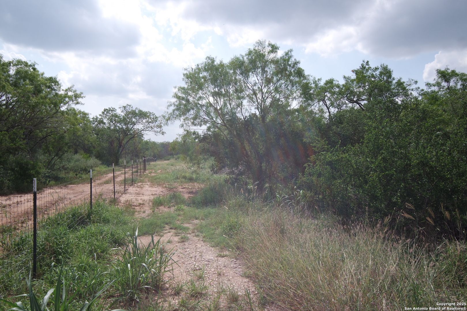 9459 Crow Adkins TX 78101