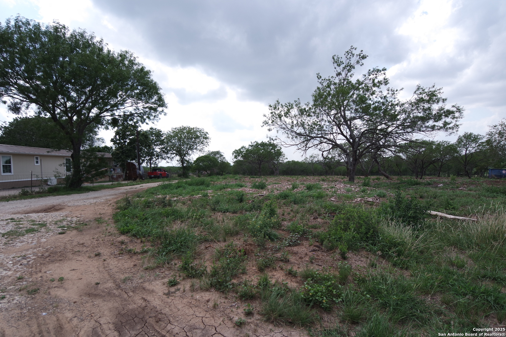 9459 Crow Adkins TX 78101