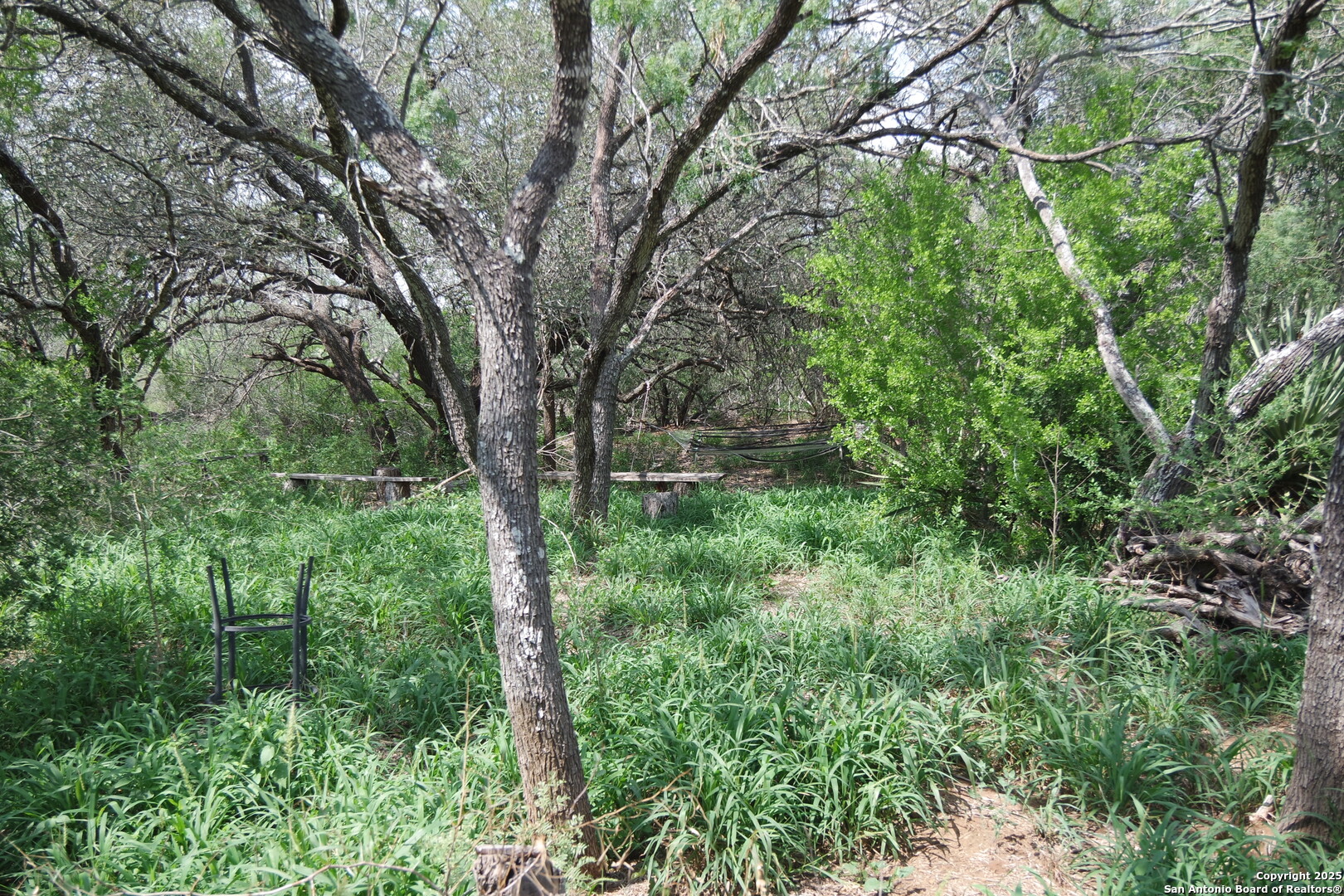 9459 Crow Adkins TX 78101