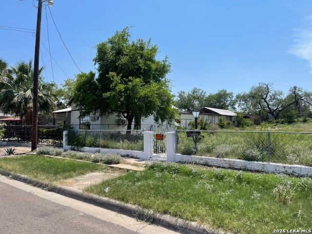 965 Ave D Eagle Pass TX 78852