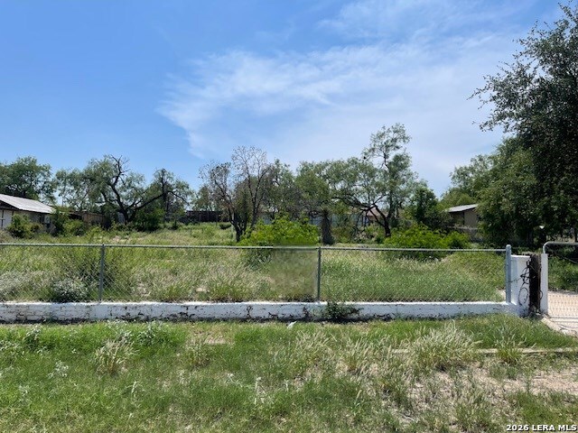 965 Ave D Eagle Pass TX 78852