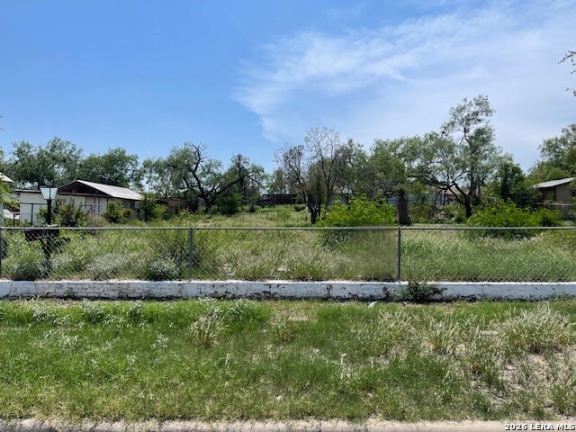 965 Ave D Eagle Pass TX 78852