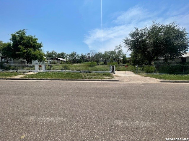 965 Ave D Eagle Pass TX 78852