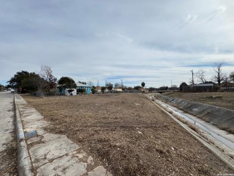 2306 Rivas 1 San Antonio TX 78228