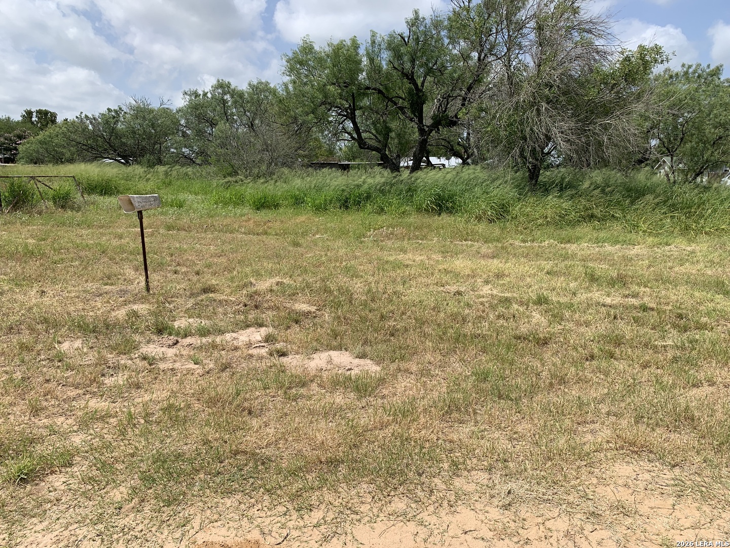 319 Karen Kourt Devine TX 78016