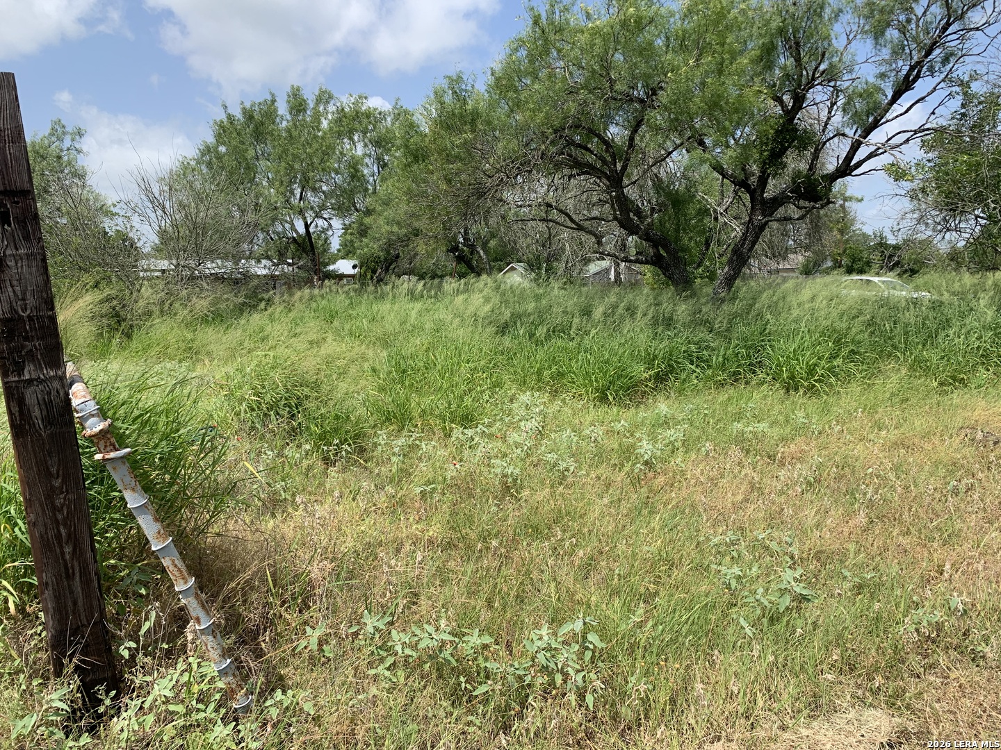 319 Karen Kourt Devine TX 78016
