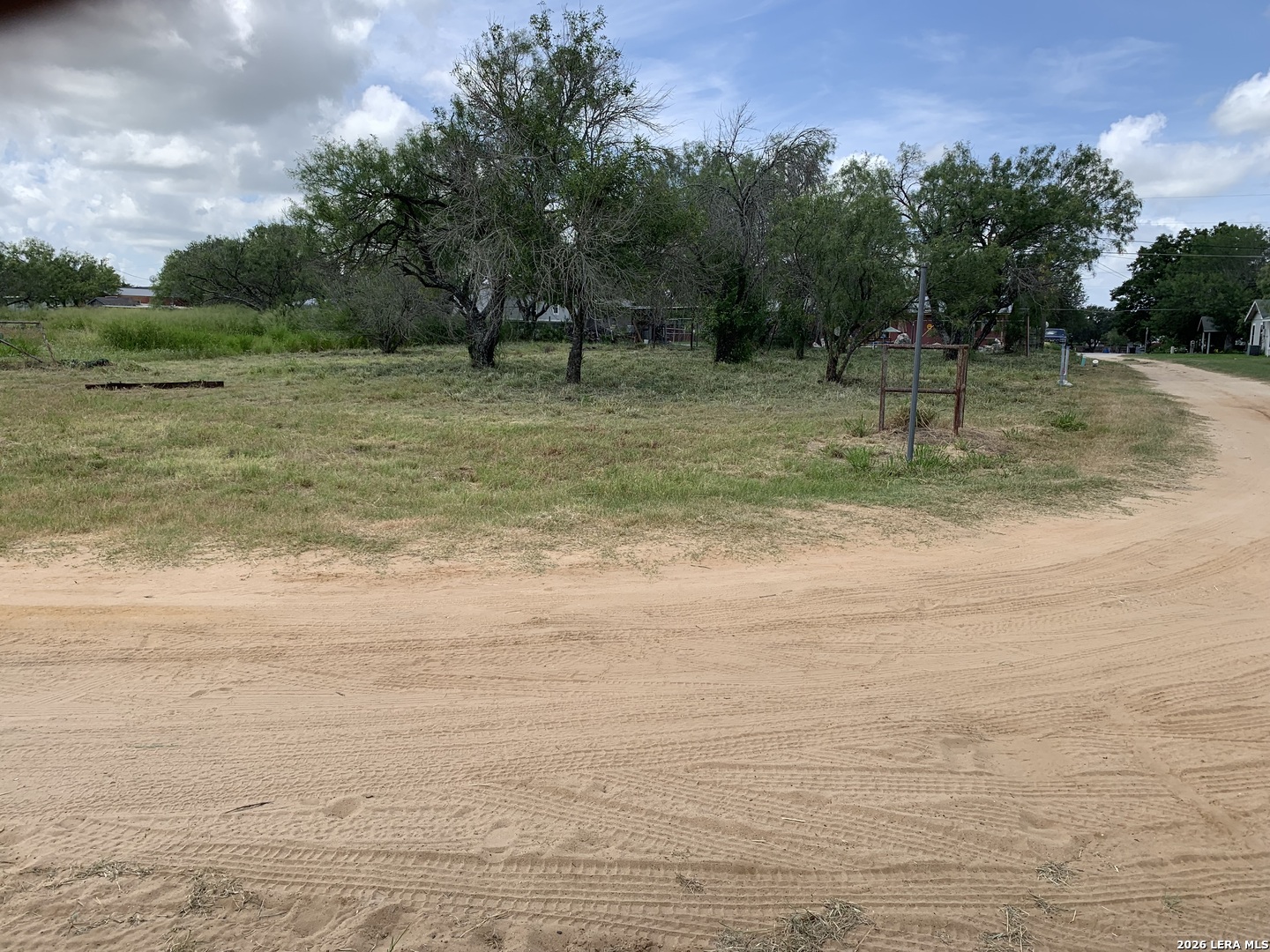 319 Karen Kourt Devine TX 78016