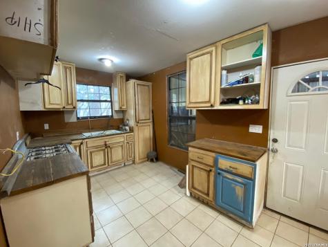 22 N Deer Valley Road Uvalde TX 78801