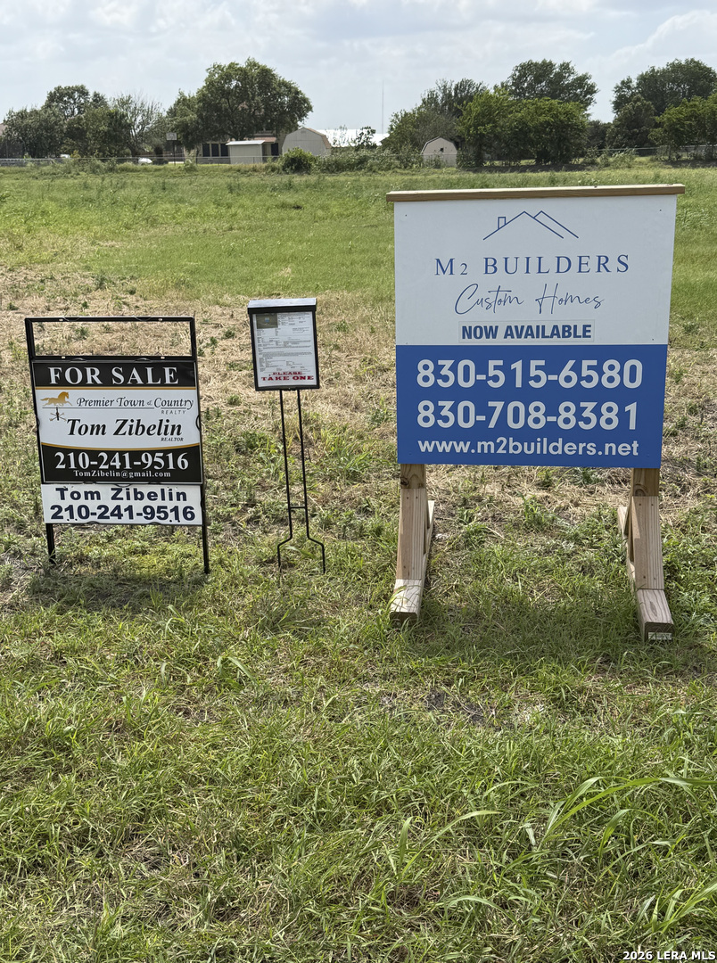 206 Double Creek Loop Seguin TX 78155
