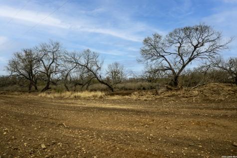 2410 San Miguel Tract #1 Moore TX 78057